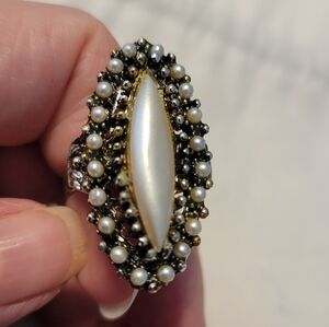 Elegant Pearl and Gold Women's Ring  Size 7
